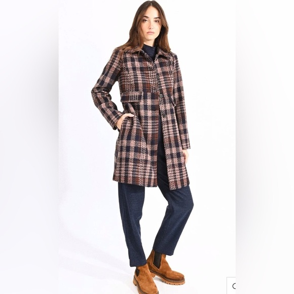 Molly Bracken Jackets & Blazers - NWT! Molly Bracken Plaid Pattern Women's Coat Navy Size Large
